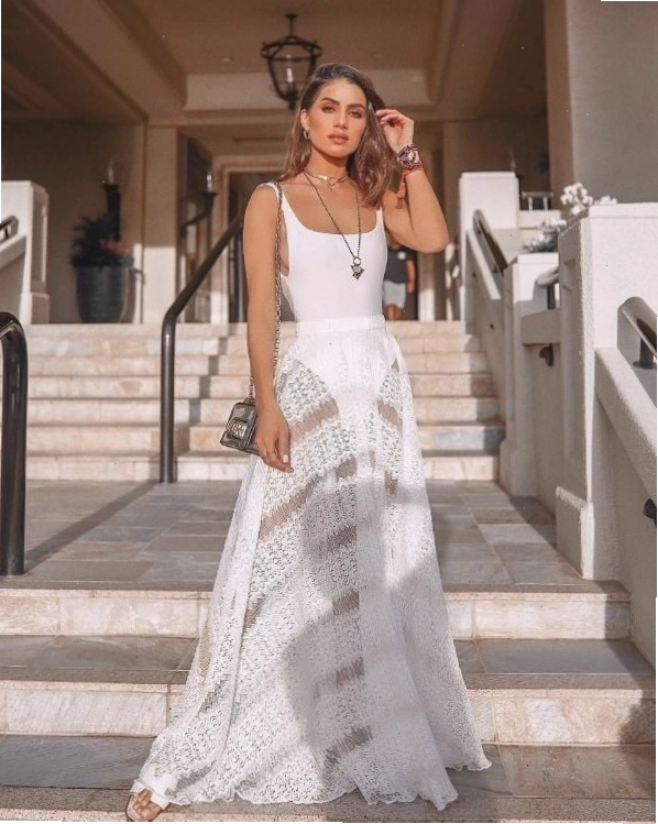 Gợi ý phối bodysuit với chân váy maxi sang trọng