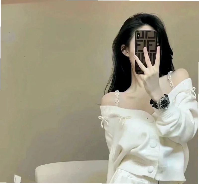 Hình ảnh avatar nữ người thật với vẻ đẹp tự nhiên, cuốn hút