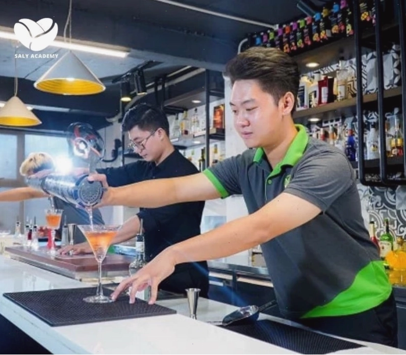 Hướng nghiệp Á Âu đã tổ chức nhiều khóa học chất lượng, thu hút lượng lớn học viên tham gia