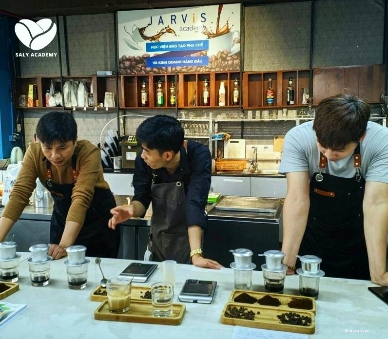 Jarvis Academy chú trọng thực hành, giúp học viên nâng cao kỹ năng nghiệp vụ tốt nhất
