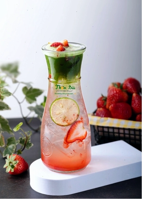 Làm món Soda matcha dâu tươi mát, hấp dẫn mùa hè