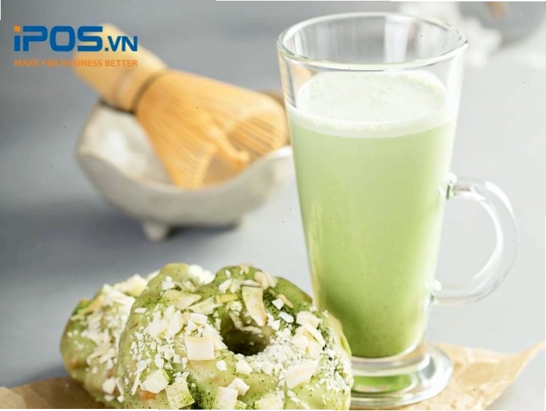 Ly Matcha Dừa Non với lớp kem béo ngậy và dừa non