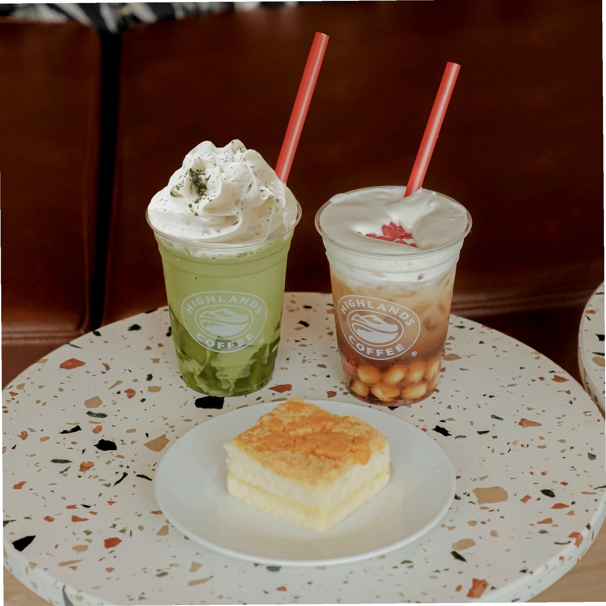 Ly trà trái cây nhiệt đới của Highlands Coffee
