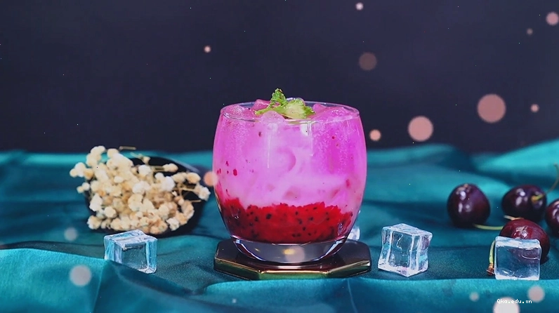 Ly Yakult Thanh Long Đỏ Soda với thanh long đỏ tươi