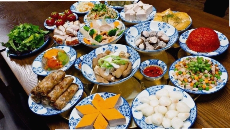 Mâm cỗ đám giỗ miền Bắc thịnh soạn với nhiều món ăn truyền thống