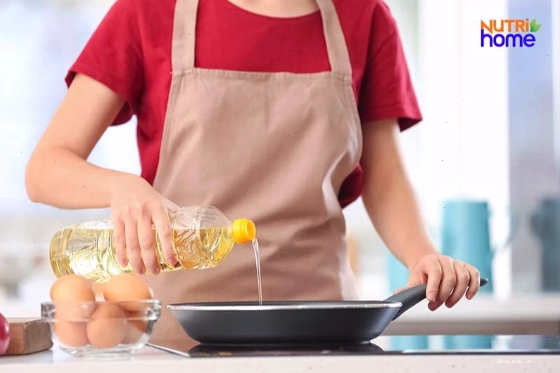 Mẹ có thể thêm dầu ăn vào thức ăn của trẻ để giúp phát triển trí não