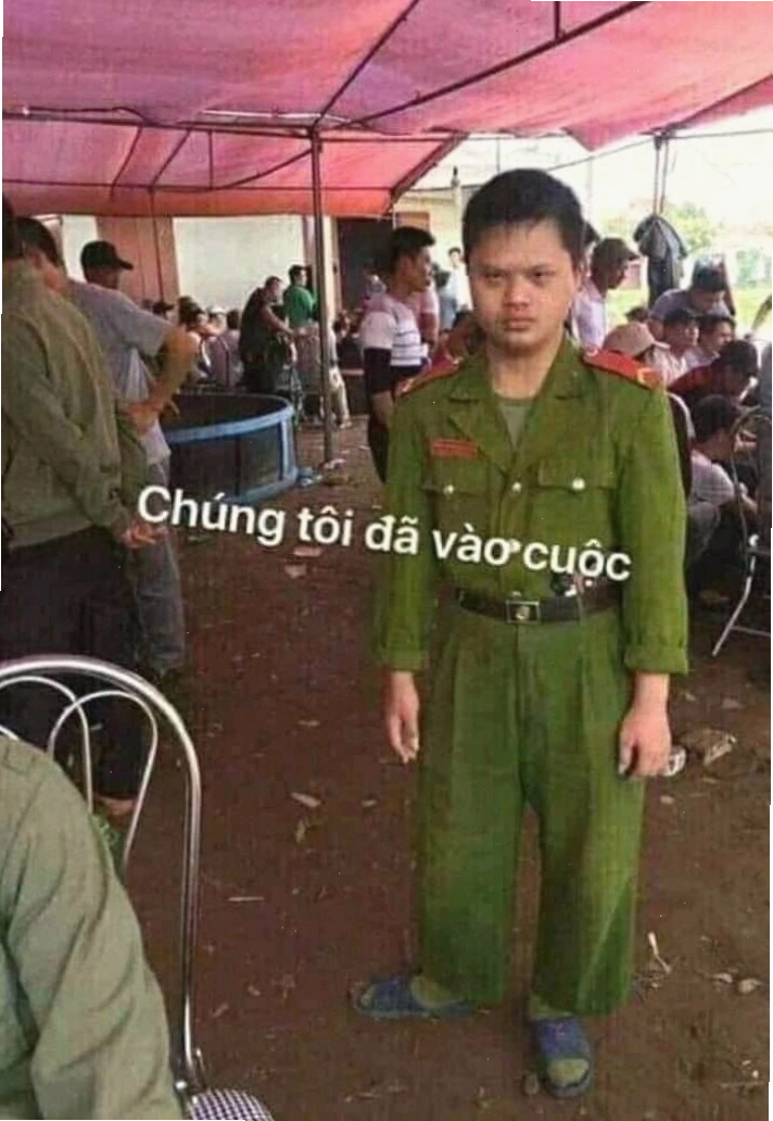 Meme cảnh sát giao thông dí dỏm về việc tuân thủ luật lệ