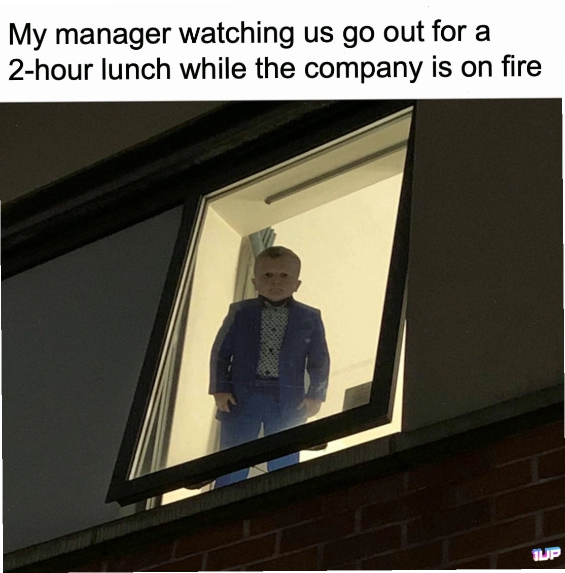 Meme về vai trò của người quản lý bán hàng
