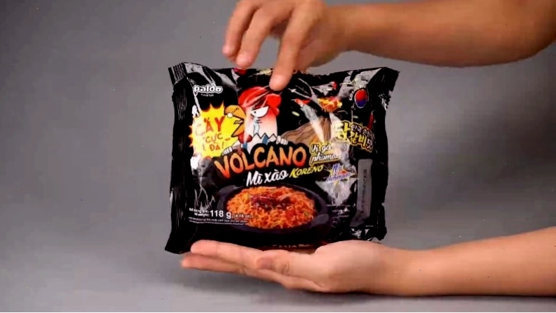Mì xào Koreno Volcano gà phô mai béo ngậy