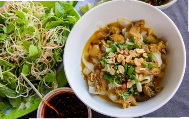 Món bánh tráng cuốn thịt heo - một trong những món ngon Đà Nẵng nổi tiếng