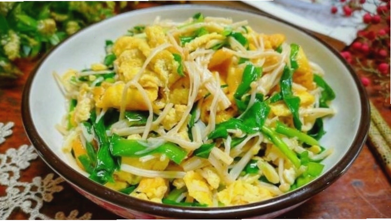 Món nấm kim châm xào trứng béo ngậy, hấp dẫn