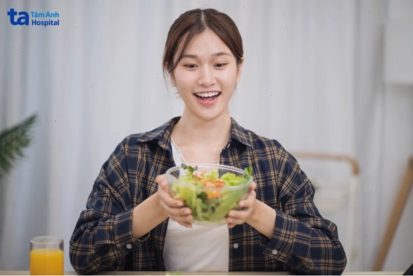 nên bổ sung các món ăn nhẹ dễ tiêu hóa