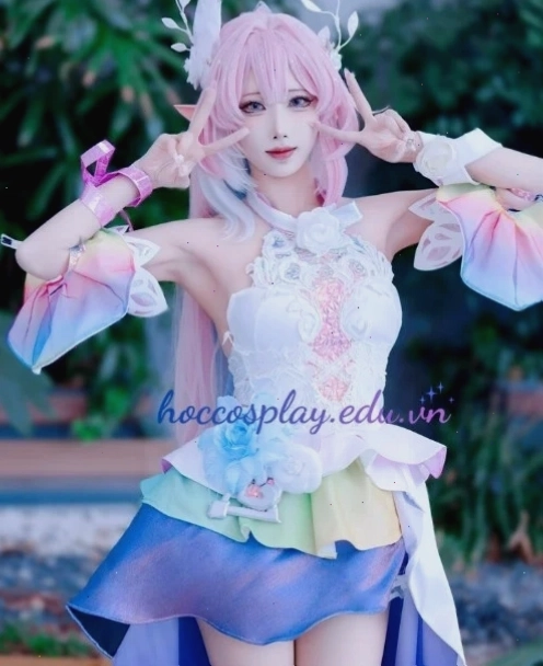 Nhân vật anime nữ với biểu cảm quyết tâm