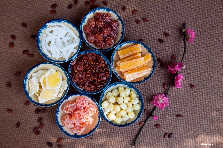 Những món ăn vặt ngày Tết trên bàn, mang niềm vui và sự ấm áp cho cả nhà