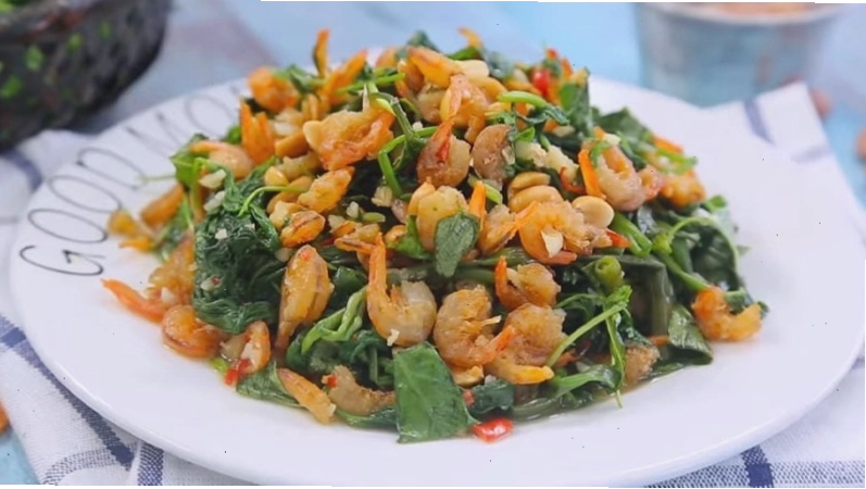 Nộm rau muống tôm khô chua ngọt đậm đà