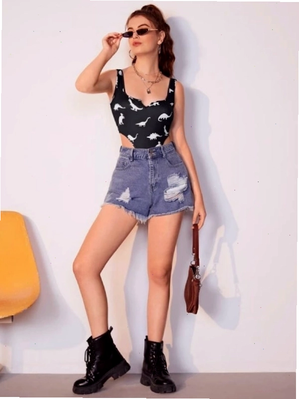 Phong cách ngầu cùng bodysuit và quần short