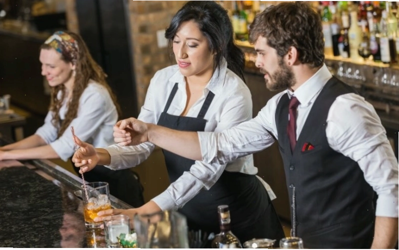 Phụ Bar là vị trí khởi đầu trong lĩnh vực pha chế
