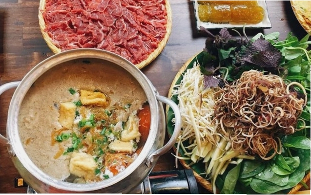 Quán ăn Viet Street với không gian mộc mạc, phục vụ món ăn Việt