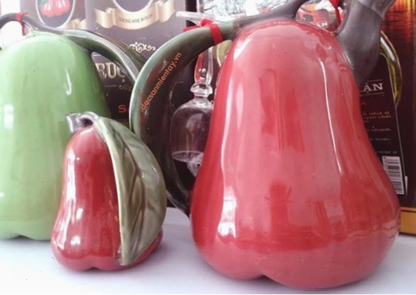 Rượu mận Sáu Tia, đặc sản Cần Thơ với hương vị thơm ngon