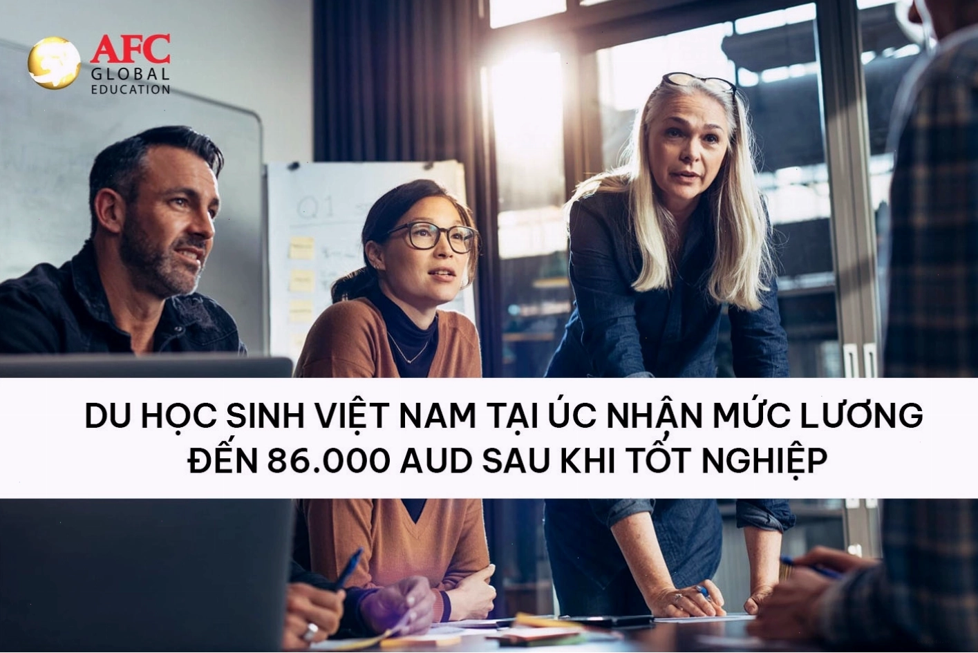 Set đồ lót màu đen với thiết kế vintage gợi cảm