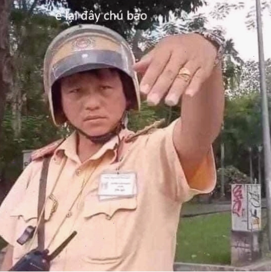 So sánh meme cảnh sát mỹ và cảnh sát Việt Nam