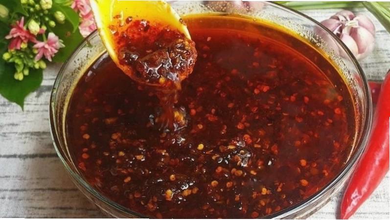 Sốt sa tế tạo vị cay đậm đà cho món ăn