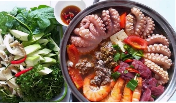 Sự kết hợp giữa phong cách lẩu Việt và lẩu Thái