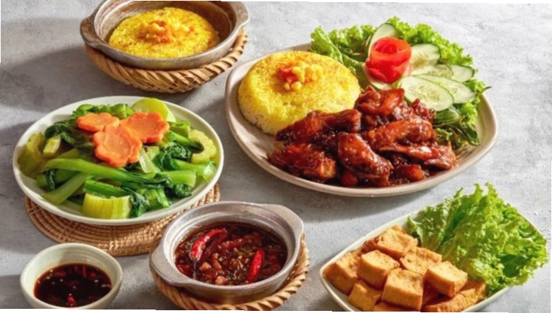 Suất cơm niêu thơm ngon tại Cơm Niêu Thiên Lý
