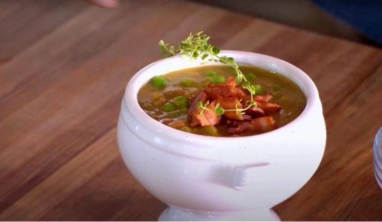 Súp đậu Hà Lan thịt xông khói đậm đà