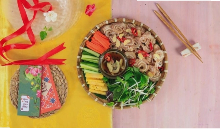 Tai heo cuộn ngâm mắm giòn rụm đậm đà