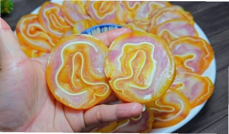 Tai heo cuộn ủ muối đậm đà cho dịp Tết