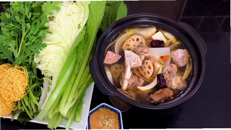 Thưởng thức nồi lẩu dê nóng hổi cùng gia đình