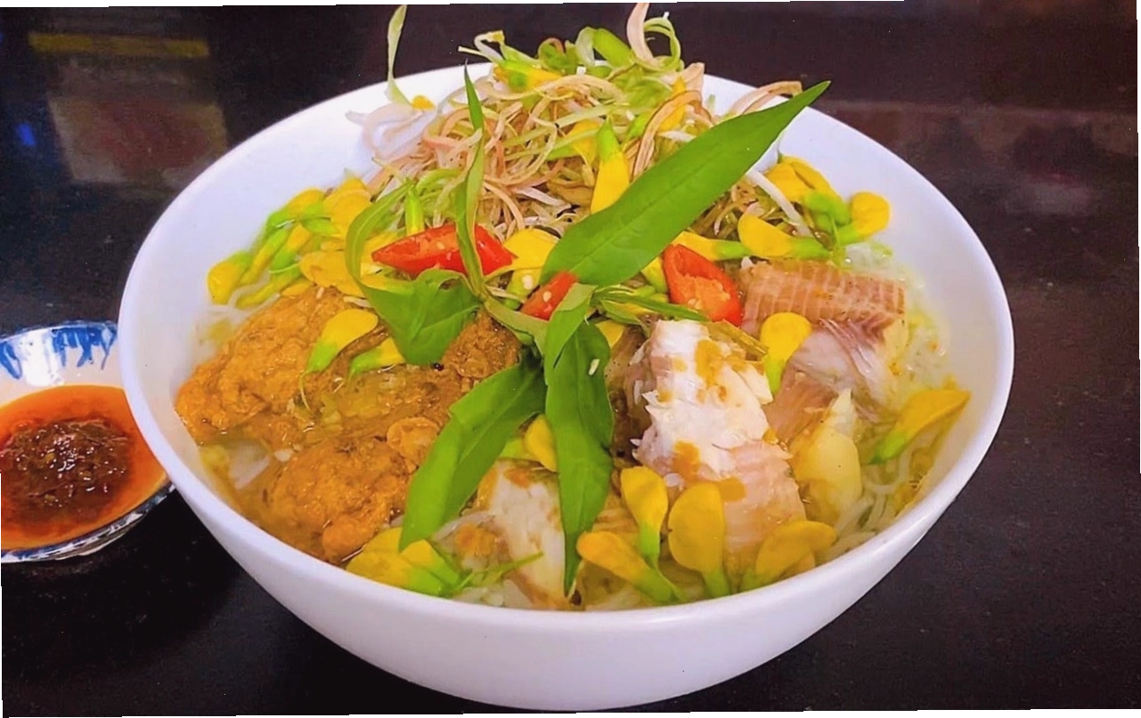 Tô bún cá Châu Đốc đầy đủ topping hấp dẫn