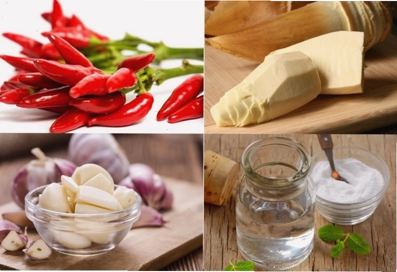 Tỏi và ớt băm nhuyễn sẵn sàng cho việc ngâm măng