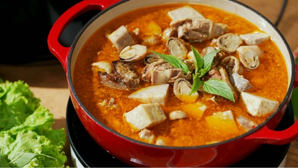 Vịt nấu chao - món ăn béo ngậy đặc trưng của Cần Thơ