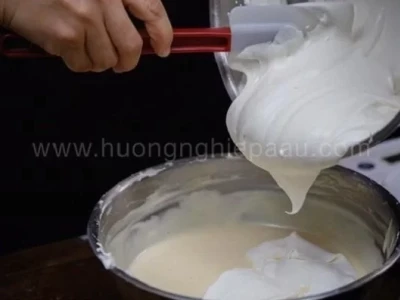 Kem Làm Từ Gì Giải Mã Thành Phần Và Quy Trình Tạo Nên Hương Vị Độc Đáo