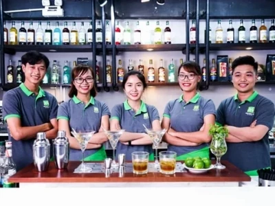 Nghề Pha Chế Đồ Uống: Khám Phá Cơ Hội, Yêu Cầu Và Lộ Trình Phát Triển