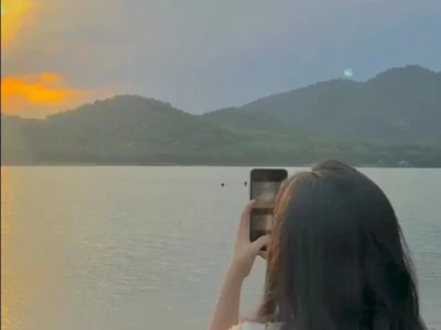 Tổng hợp ảnh cô gái buồn quay lưng: Vẻ đẹp ẩn giấu và nỗi niềm tâm trạng